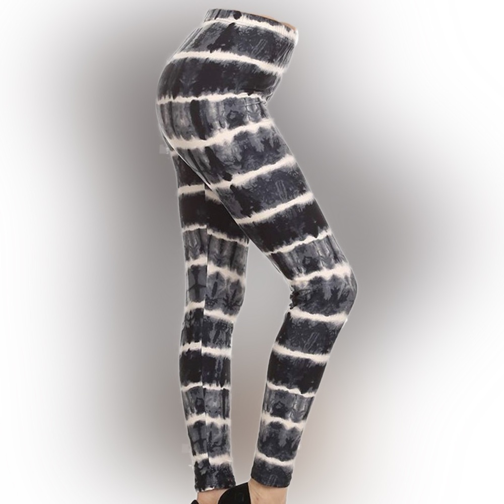 🆕 Blue and white tie-dye Leggings One size fits 0 to 12